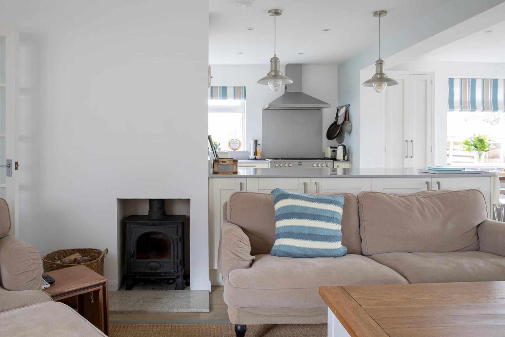 Family Seaside Retreat - 5 Minutes To Beach West Wittering Exterior photo