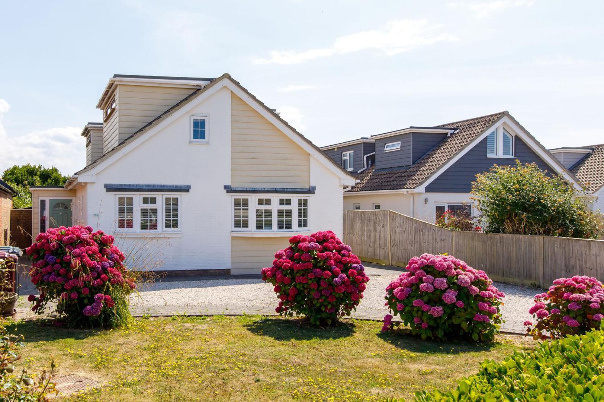 Family Seaside Retreat - 5 Minutes To Beach West Wittering Exterior photo